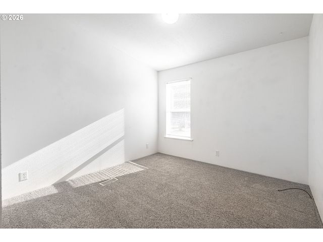 860 W ELLENDALE Ave, Dallas, OR 97338