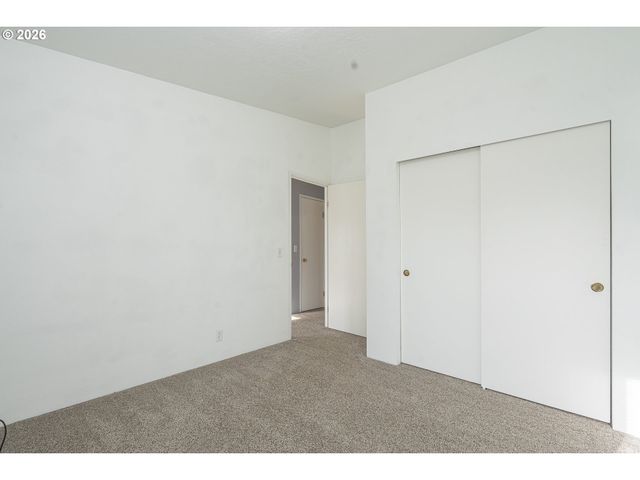 860 W ELLENDALE Ave, Dallas, OR 97338