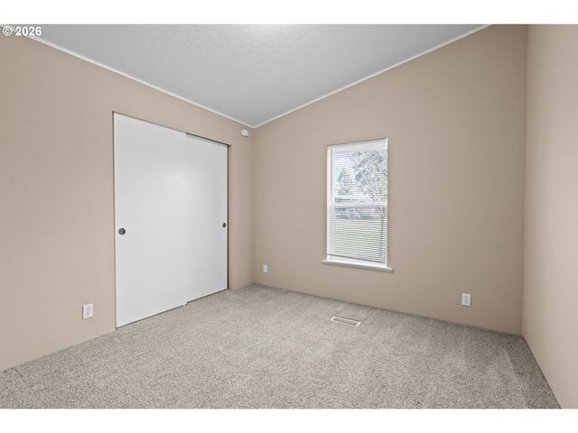 860 W ELLENDALE Ave, Dallas, OR 97338