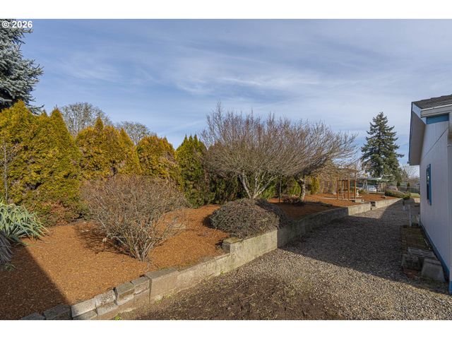 860 W ELLENDALE Ave, Dallas, OR 97338