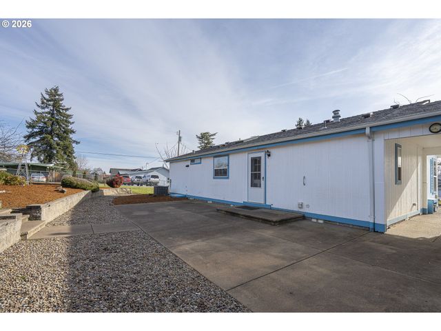 860 W ELLENDALE Ave, Dallas, OR 97338