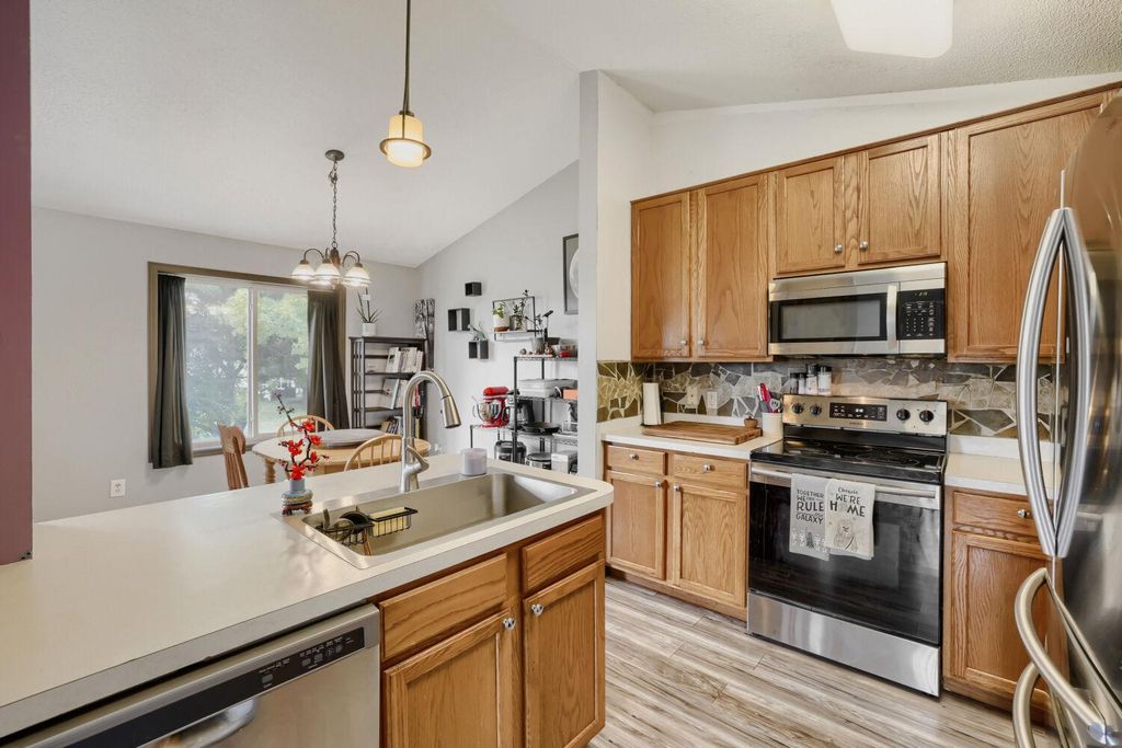 15663 Finch Avenue, Apple Valley, MN 55124 — photo 2