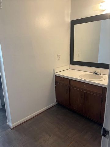 138 Eberly TER, Hampton, VA 23669