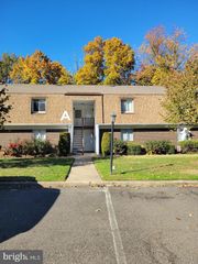 411 N STILES AVE #A6, Maple Shade, NJ 08052