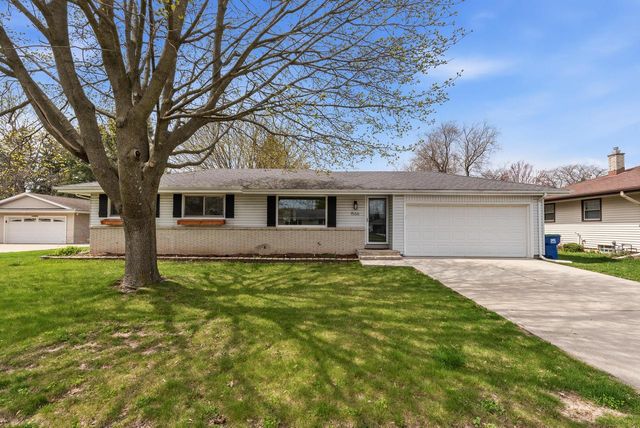 1566 Scott ROAD, Port Washington, WI 53074