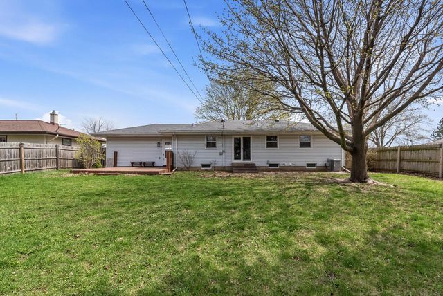 1566 Scott ROAD, Port Washington, WI 53074