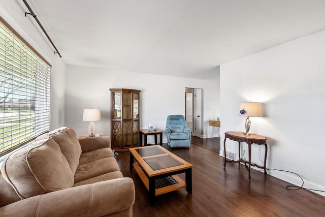 1566 Scott ROAD, Port Washington, WI 53074