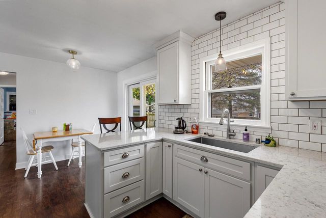 1566 Scott ROAD, Port Washington, WI 53074