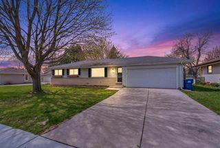 1566 Scott ROAD, Port Washington, WI 53074