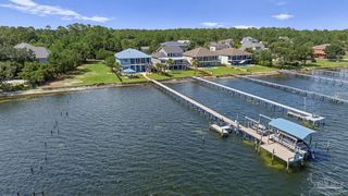 2961 Bay St, Gulf Breeze, FL 32563