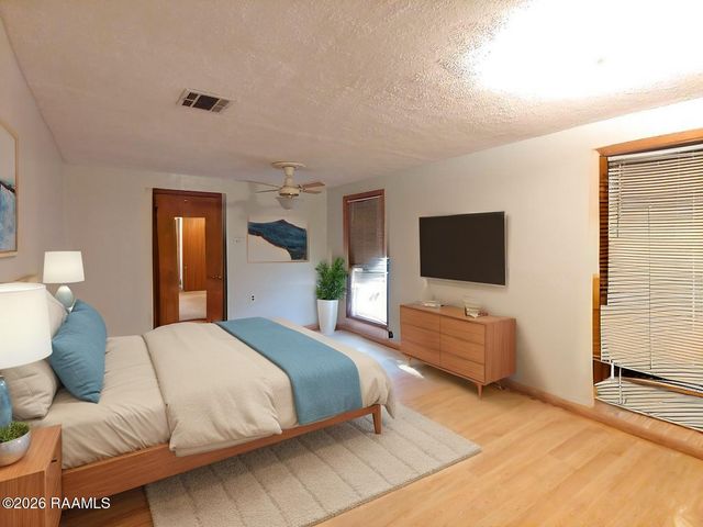 10301 Lake Peigneur Road, New Iberia, LA 70560