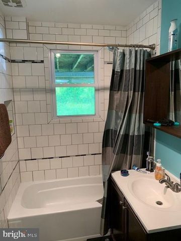 228 E NEW ST E, Glassboro, NJ 08028