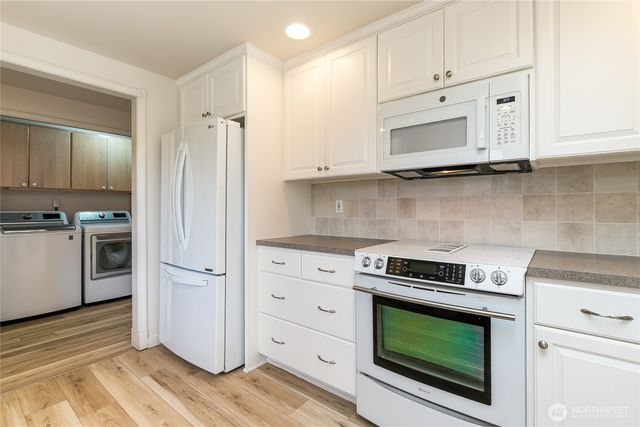 4792 N Golf Course Drive, Blaine, WA 98230