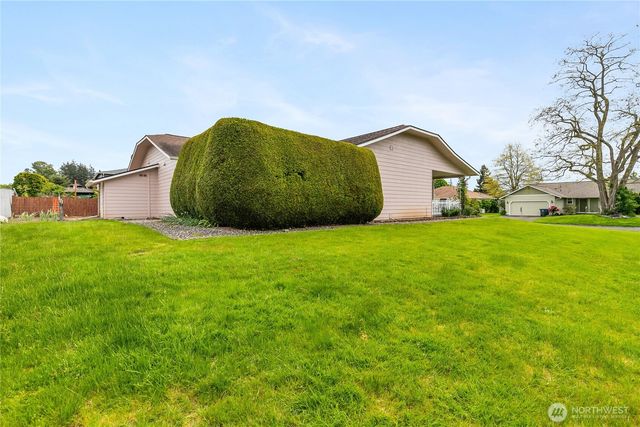 4792 N Golf Course Drive, Blaine, WA 98230