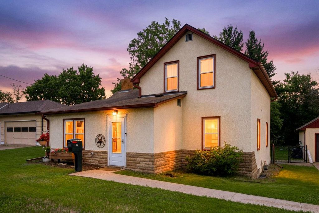 510 Mississippi Street NE, Fridley, MN 55432