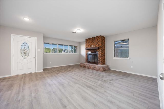 1806 Meadowview Drive, Alvin, TX 77511