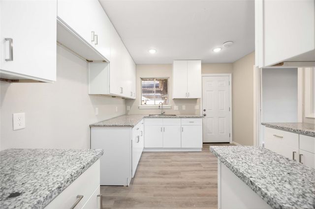 1806 Meadowview Drive, Alvin, TX 77511