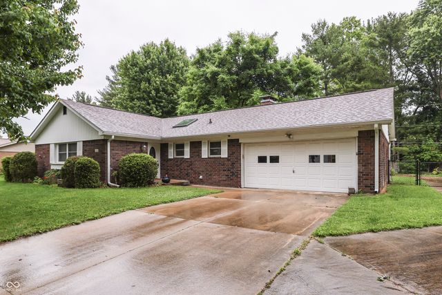 703 Hillcrest Drive, Greenwood, IN 46142