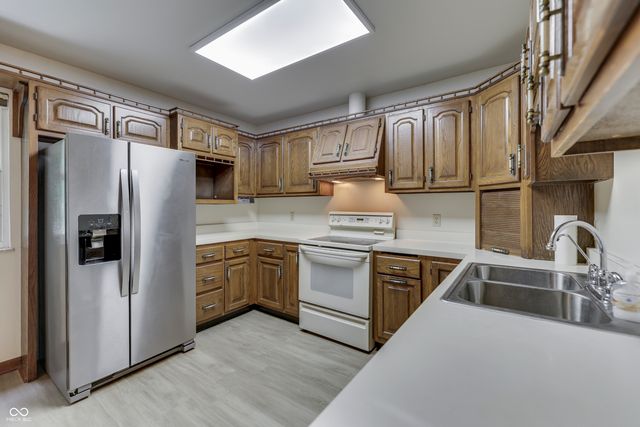 703 Hillcrest Drive, Greenwood, IN 46142