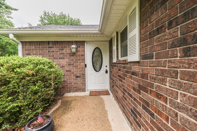 703 Hillcrest Drive, Greenwood, IN 46142