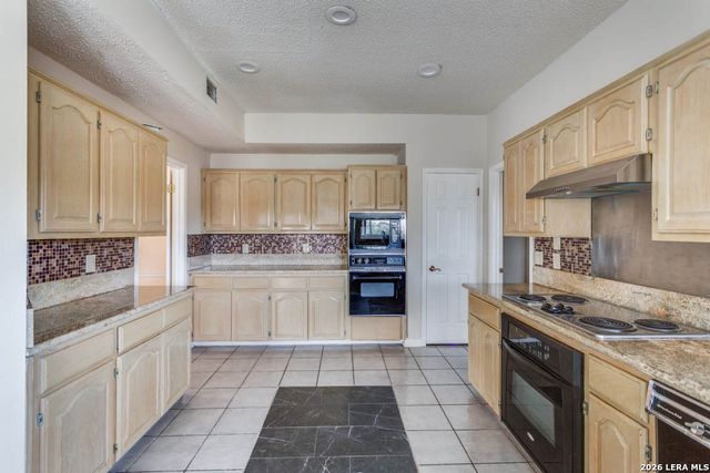 3915 Creek Point, San Antonio, TX 78230