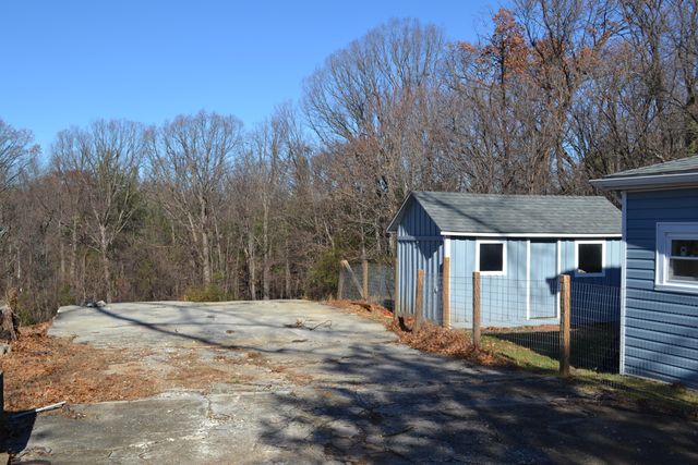 848 Gatling LN, Roanoke, VA 24017