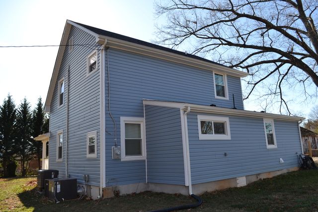 848 Gatling LN, Roanoke, VA 24017