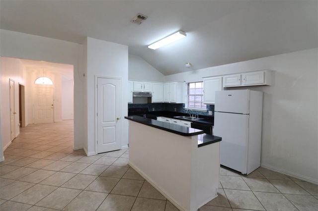 6100 Harwood Crossing Drive, Arlington, TX 76018