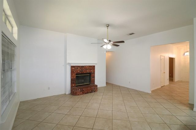 6100 Harwood Crossing Drive, Arlington, TX 76018