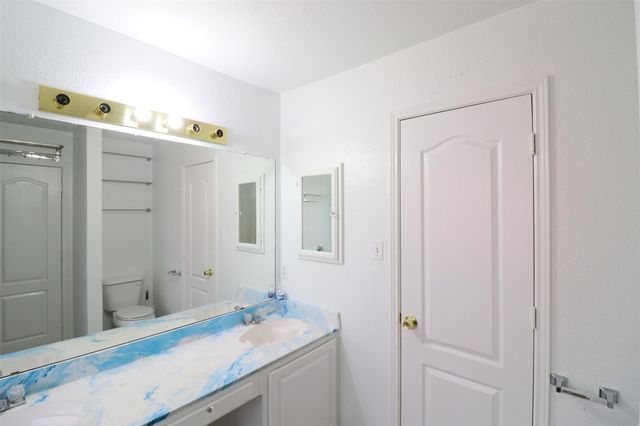 6100 Harwood Crossing Drive, Arlington, TX 76018