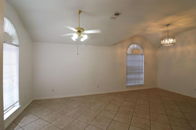 6100 Harwood Crossing Drive, Arlington, TX 76018