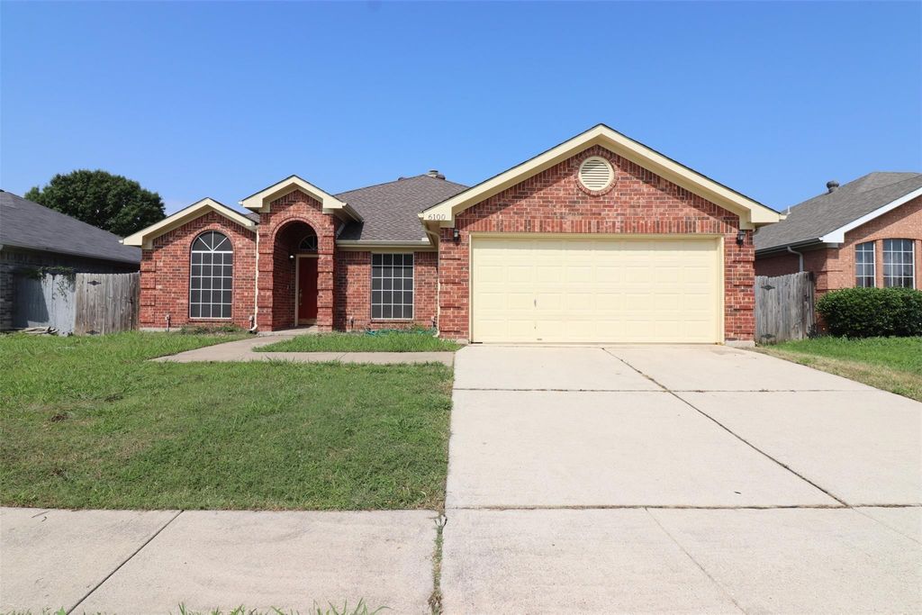 6100 Harwood Crossing Drive, Arlington, TX 76018