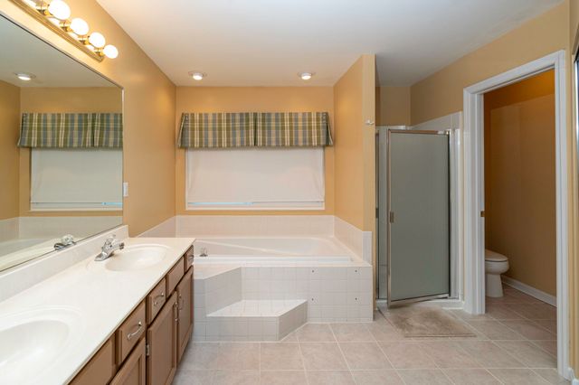 8442 Woodcreek Drive, Florence, KY 41042