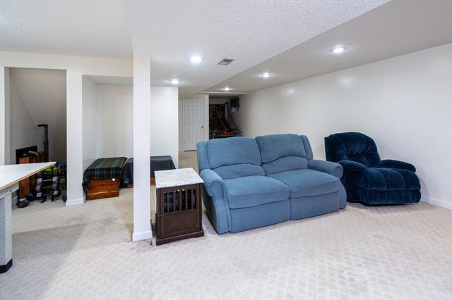 8442 Woodcreek Drive, Florence, KY 41042