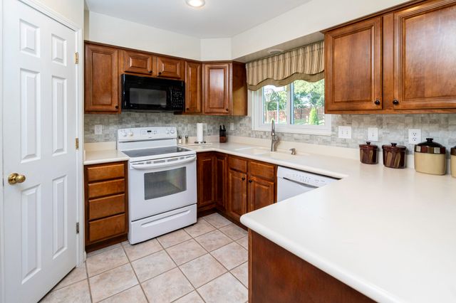 8442 Woodcreek Drive, Florence, KY 41042