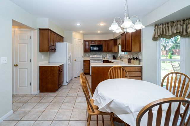 8442 Woodcreek Drive, Florence, KY 41042
