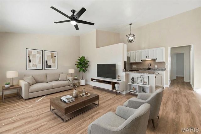 125 Town Square Court, Eureka, MO 63025