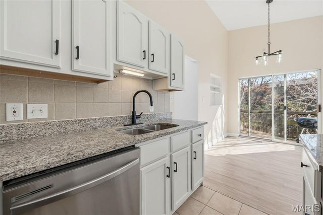 125 Town Square Court, Eureka, MO 63025