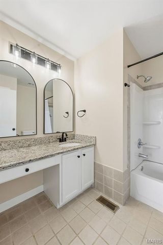 125 Town Square Court, Eureka, MO 63025