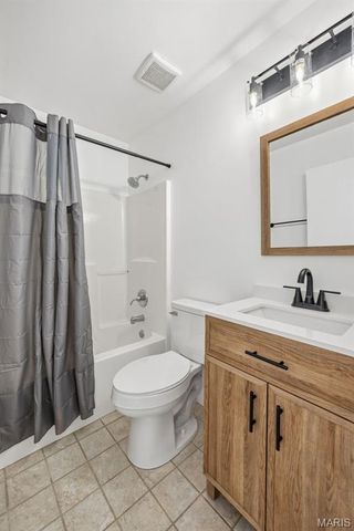 125 Town Square Court, Eureka, MO 63025