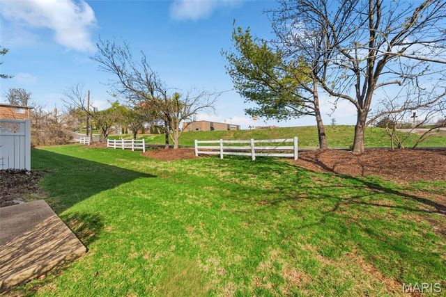 125 Town Square Court, Eureka, MO 63025