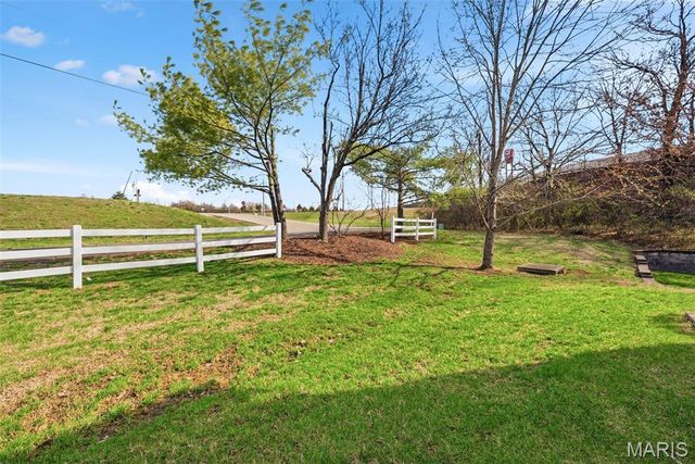 125 Town Square Court, Eureka, MO 63025