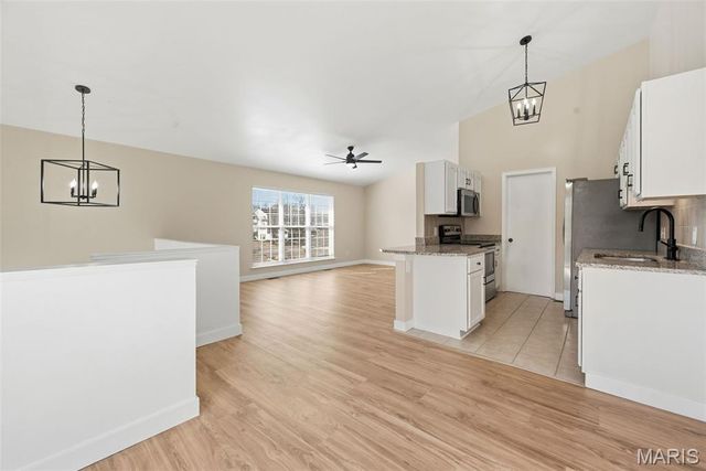 125 Town Square Court, Eureka, MO 63025