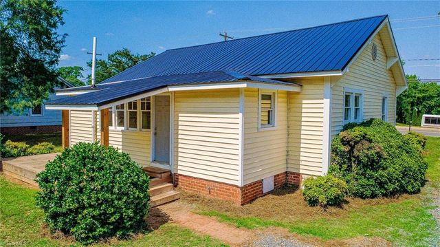 2722 Darrow Road, Walkertown, NC 27051