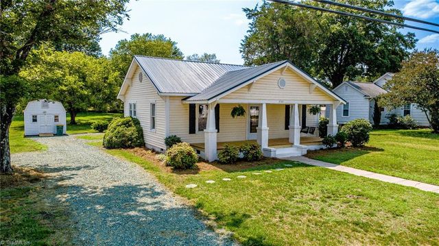 2722 Darrow Road, Walkertown, NC 27051