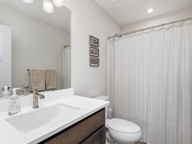 18097 Hartlin Avenue, Lakeville, MN 55044