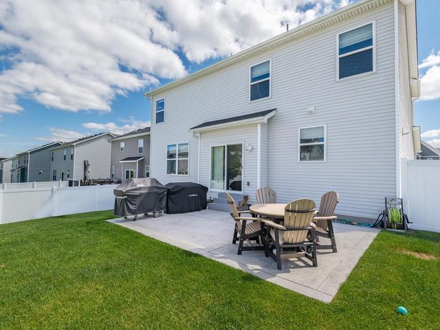 18097 Hartlin Avenue, Lakeville, MN 55044