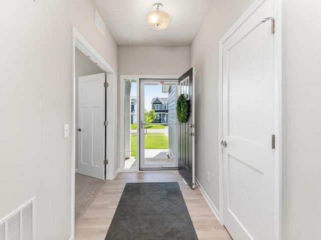18097 Hartlin Avenue, Lakeville, MN 55044