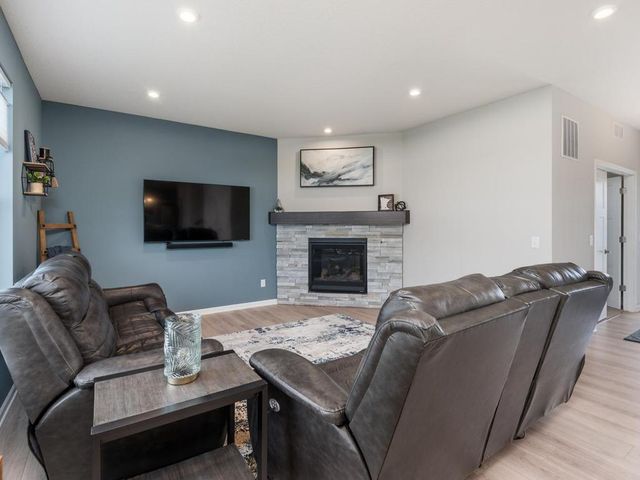 18097 Hartlin Avenue, Lakeville, MN 55044