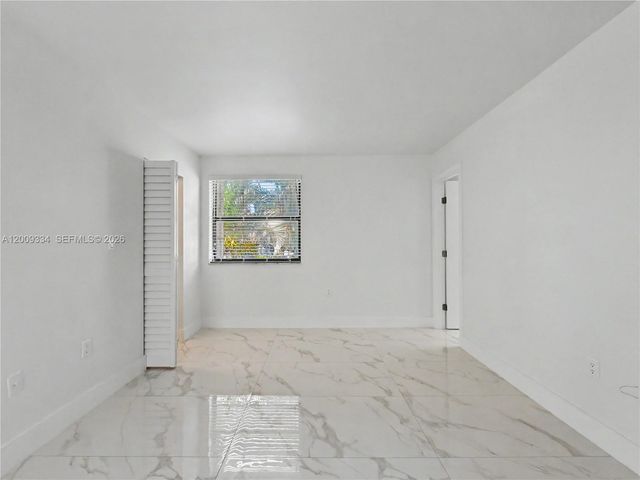 10010 NW 9th St Cir 203, Miami, FL 33172